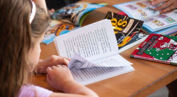 young-girl-reading