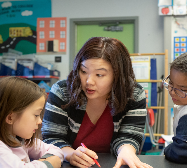 teacher teaching students